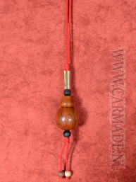 Thaise auto hanger met kalebas amulet met yantra inscripties